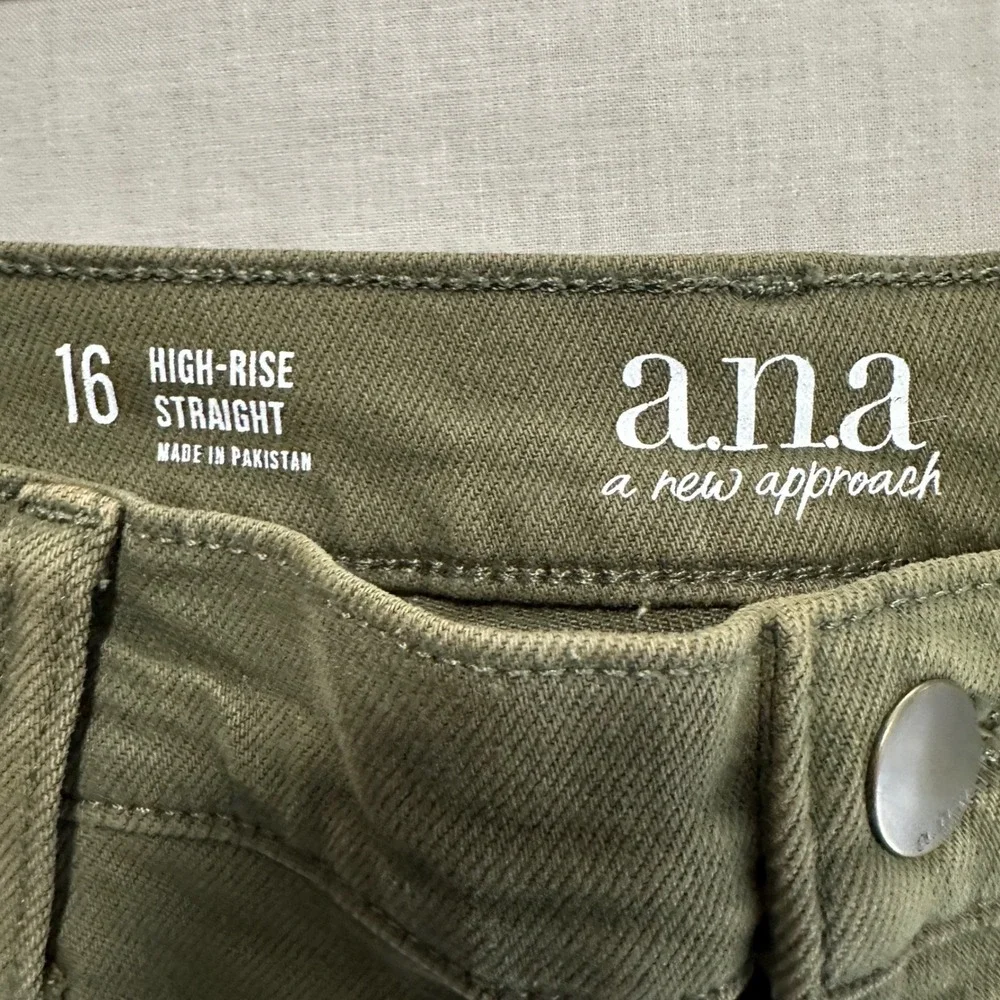 a.n.a Women's 16 High-Rise Straight Pants Oregano Green Slim Leg NEW